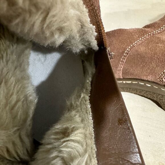 Size 9 tall faux fur baretraps zip up winter  boots - Picture 9 of 9